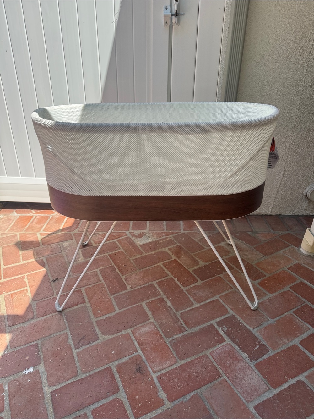 Happiest baby snoo bassinet